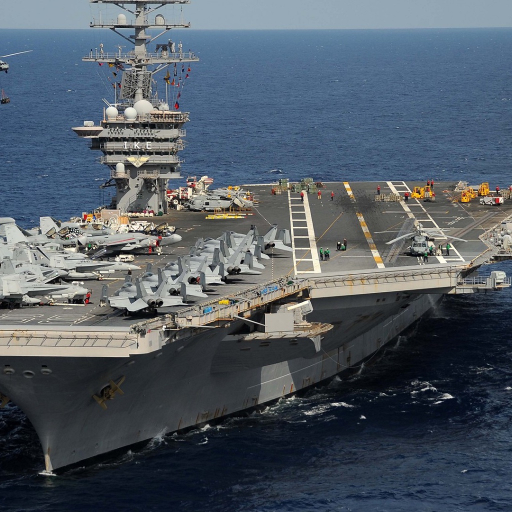 Корабль и вертолёты