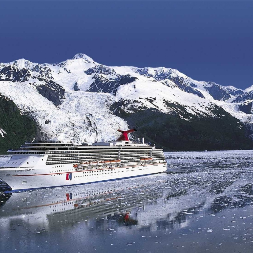Круизный лайнер на Аляске