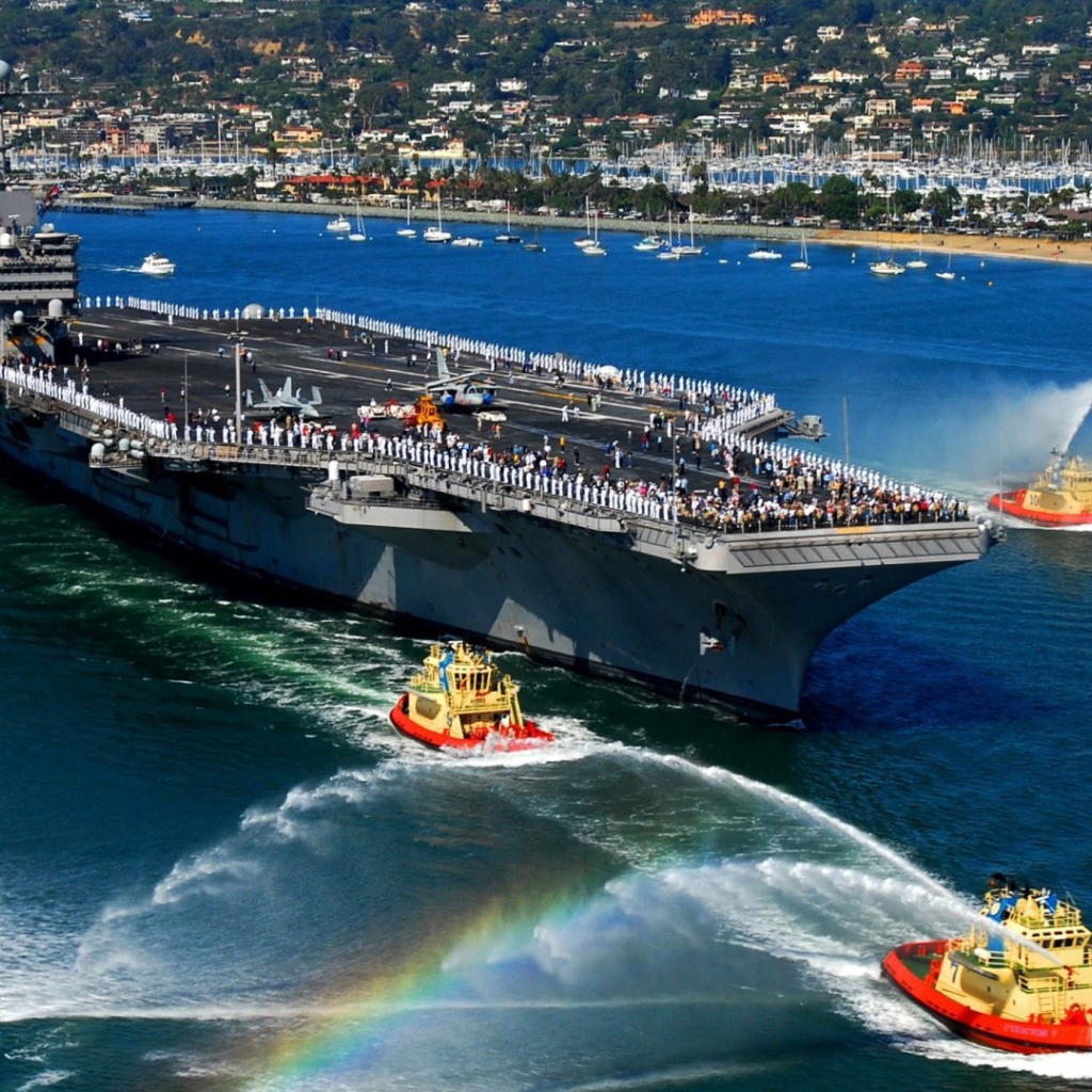 Авианосец на буксирах