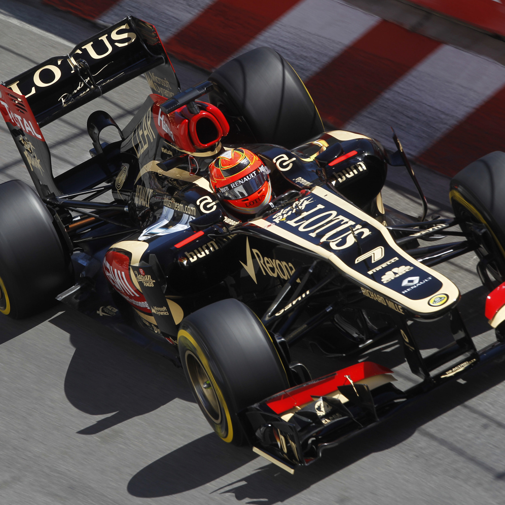 Гонщик на скоростной трассе