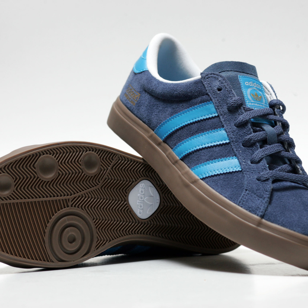 Кеды от фирмы Адидас