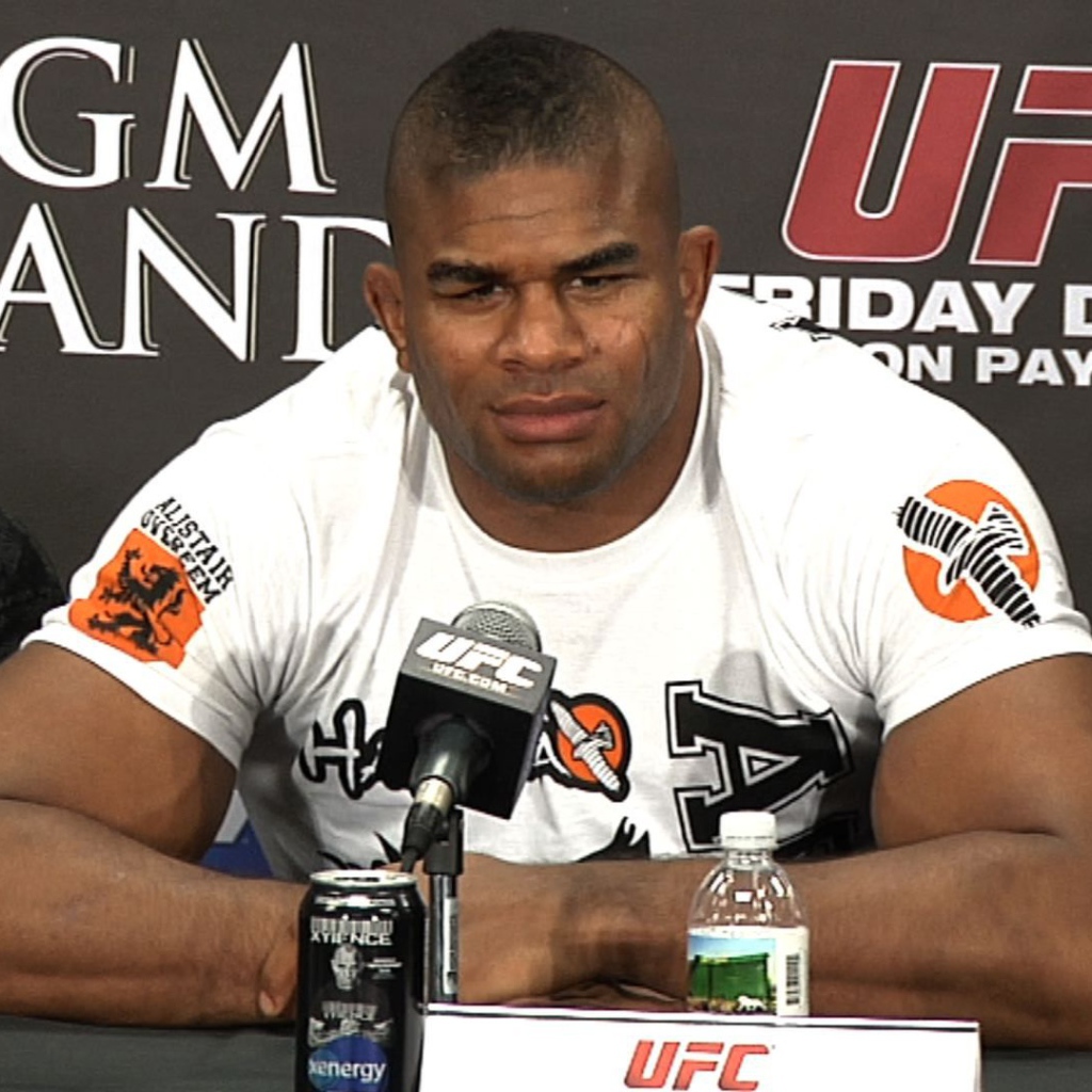 Истребитель UFC Алистер Оверим