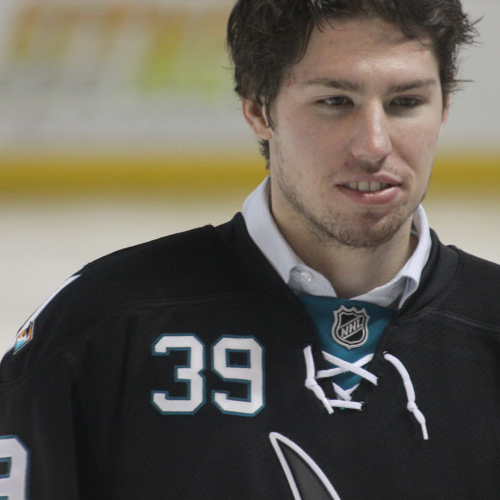 Хоккеист Сан-Хосе Логан Кутюр