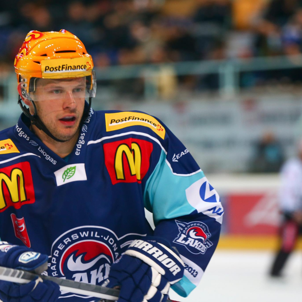 Хоккеист Оттавы Джейсон Спецца