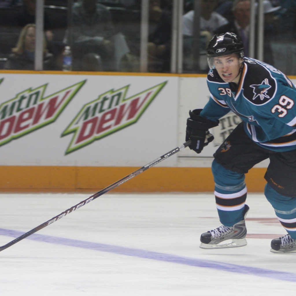 Игрок Сан-Хосе Логан Кутюр