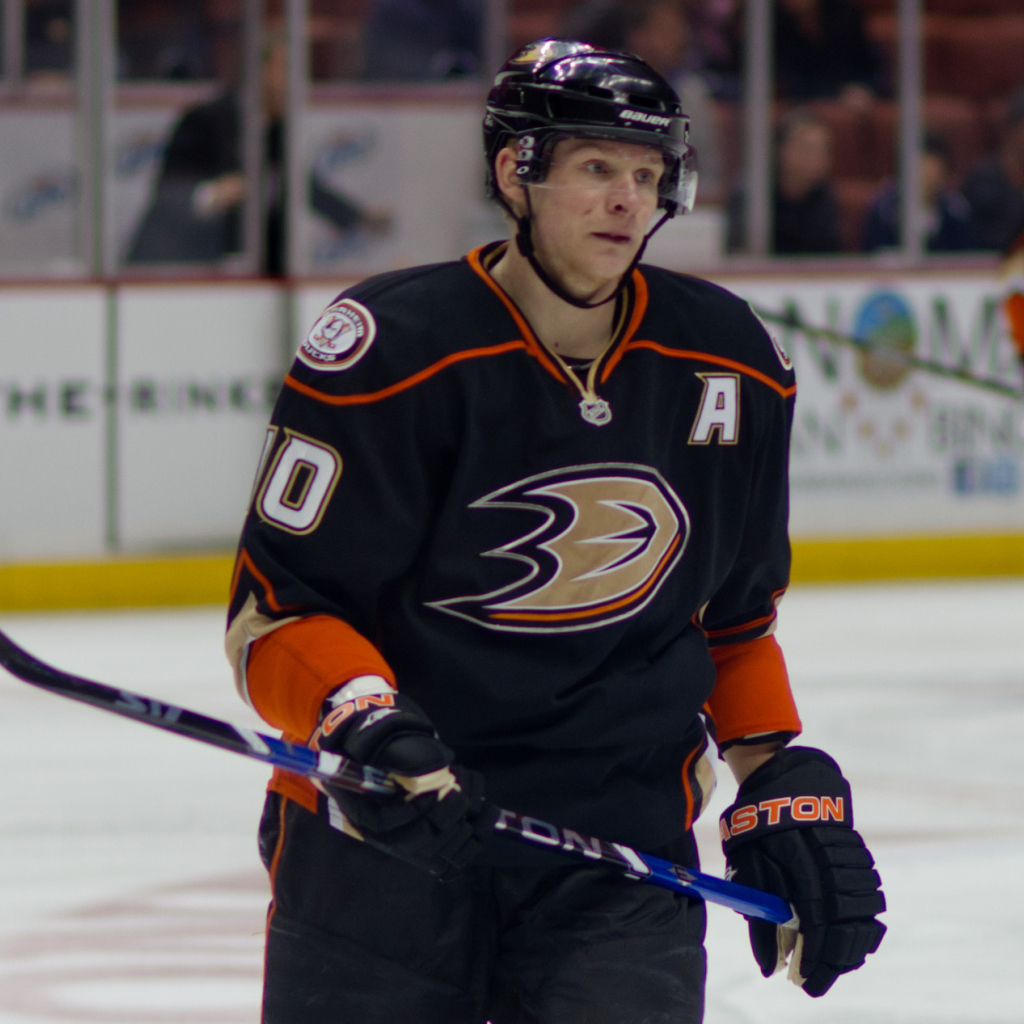 Популярный Хоккеист Кори Перри