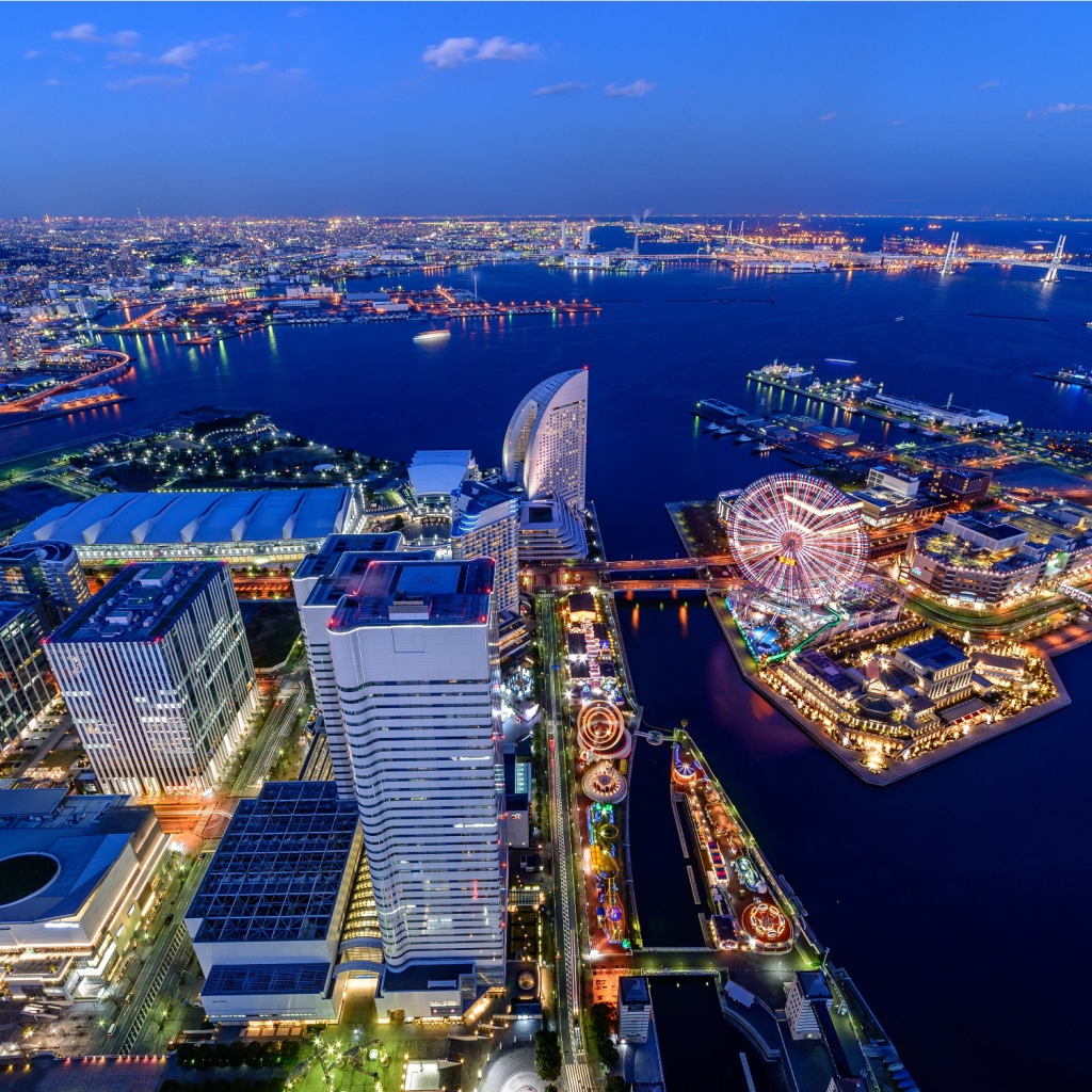 Вечерний город в Японии