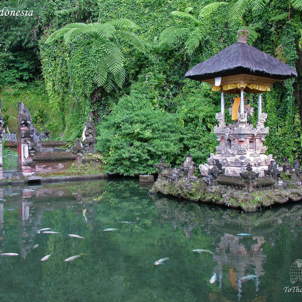 Часовня в джунглях Бали