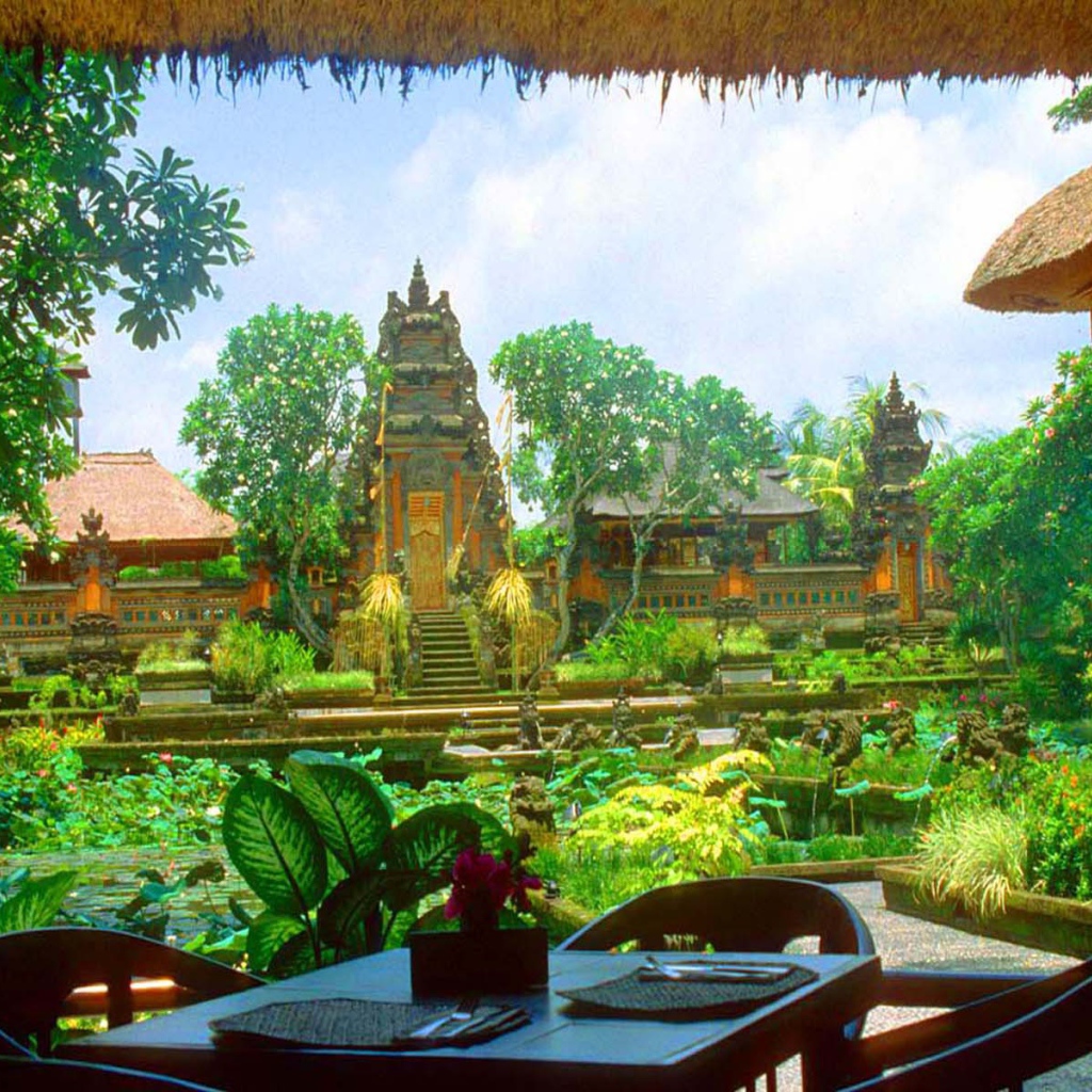 Роскошный сад на Бали
