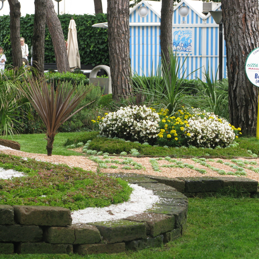 Клумба на курорте Баден, Австрия