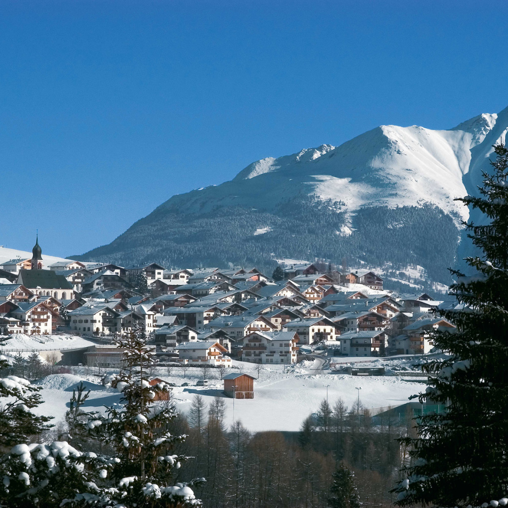 Город на горнолыжном курорте Серфаус, Австрия