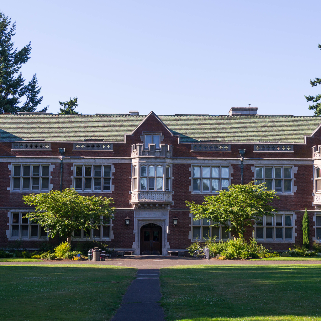 Эллиот Холл на курорте Бад Халль, Австрия