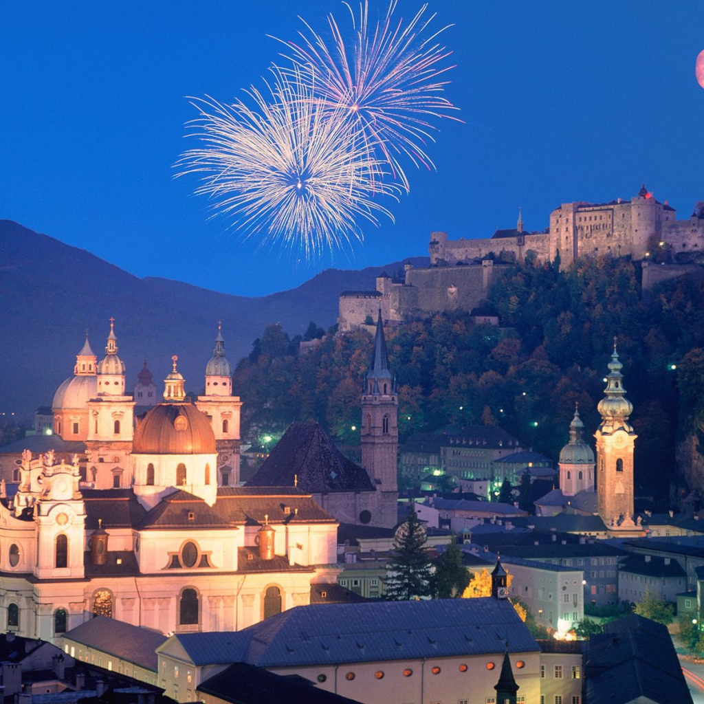 Фейерверк в городе  Зальцбург, Австрия