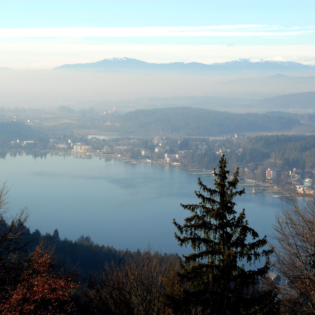 Туман над озером Клопайнер Зее, Австрия