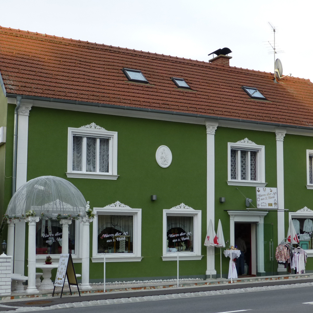 Зеленый дом на курорте Бад Лойперсдорф, Австрия