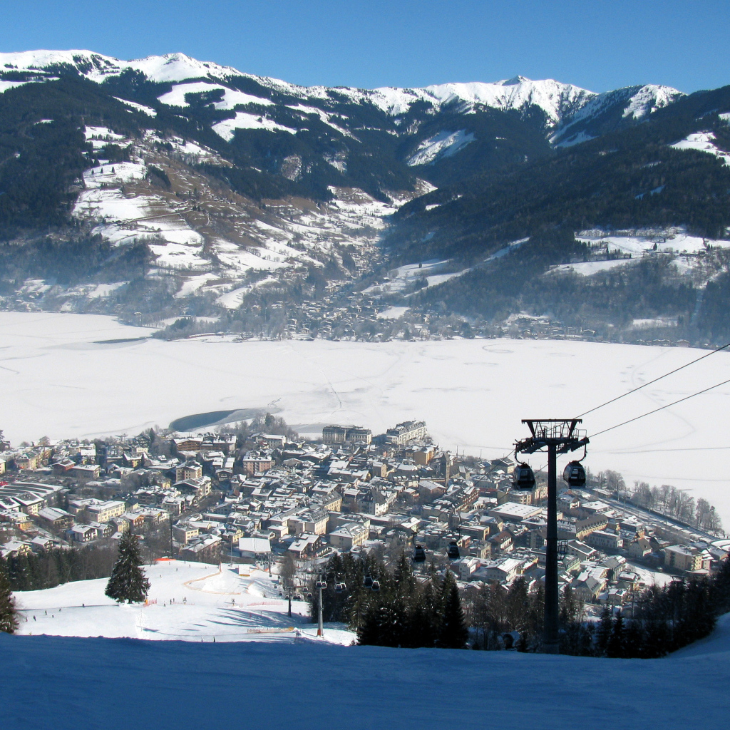 Панорама на курорте Цель-ам-Зее, Австрия