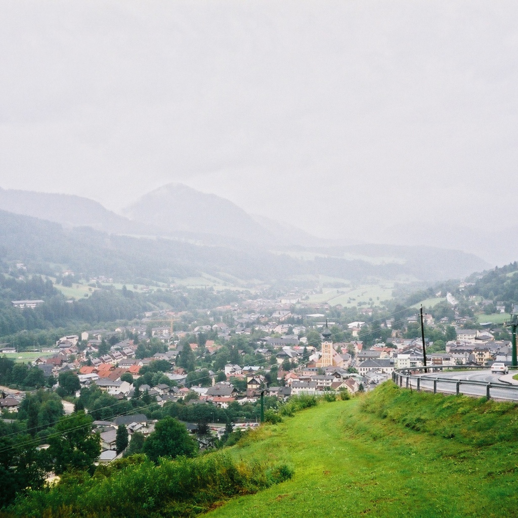 Панорама города на горнолыжном курорте Шладминг, Австрия