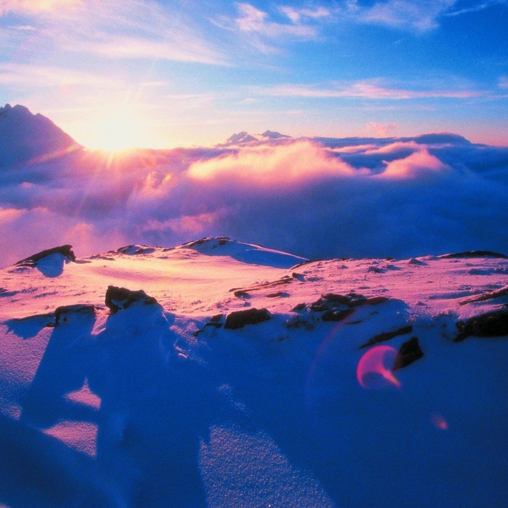 Розовый закат на горнолыжном курорте Сант Антон, Австрия