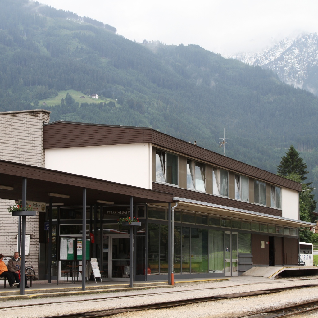 Железнодорожная станция на горнолыжном курорте Майрхофен, Австрия
