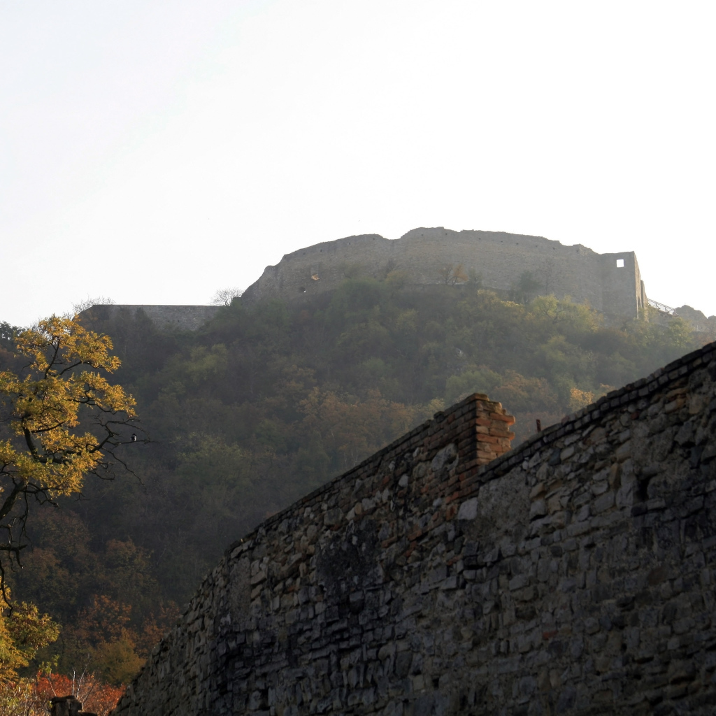 Руины крепости в городе Гайнберг, Австрия