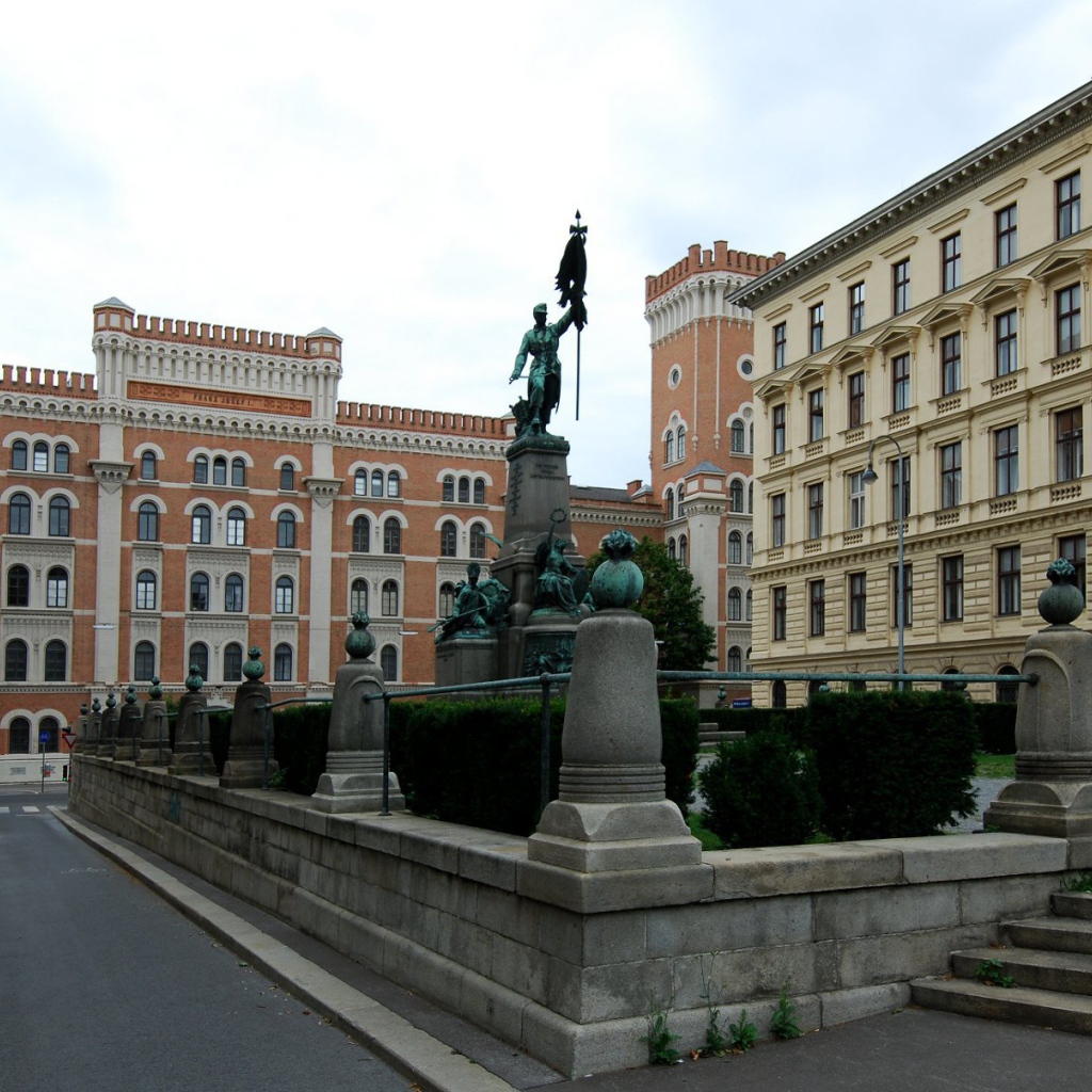 Скульптура на площади в городе Вена, Австрия