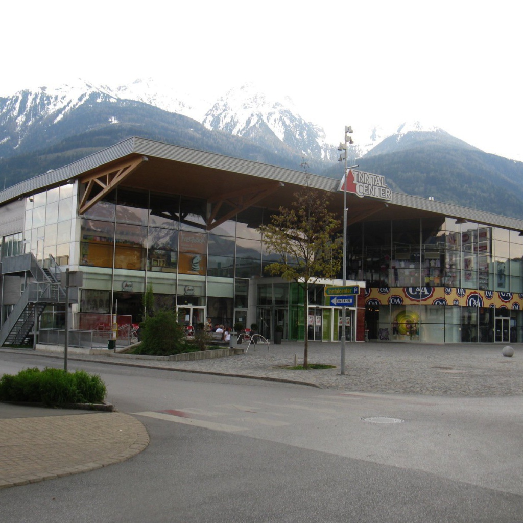 Торговый центр на курорте Тельфс-Бюхен, Австрия