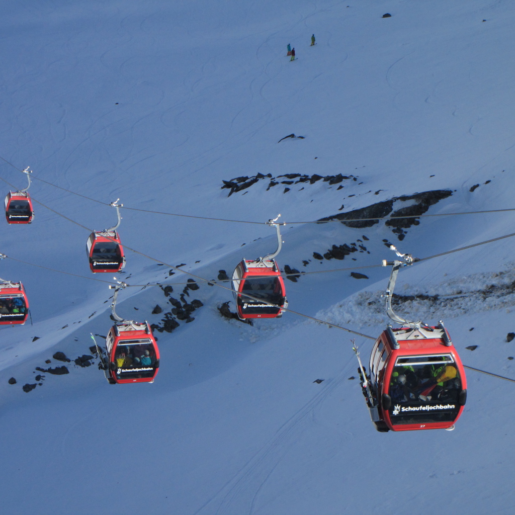 Горнолыжный подъемник в городе Нойштифт, Австрия