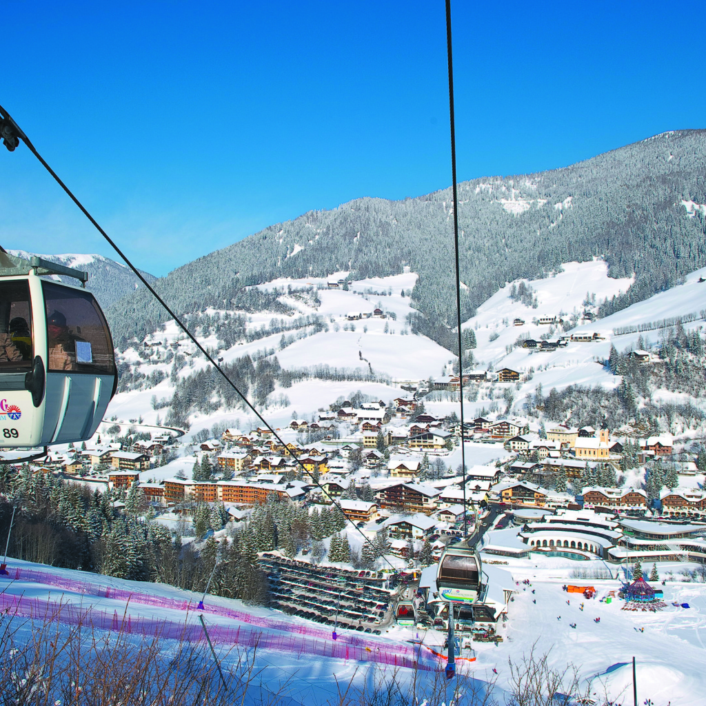 Подъемник зимой на горнолыжном курорте Бад Кляйнкирххайм, Австрия