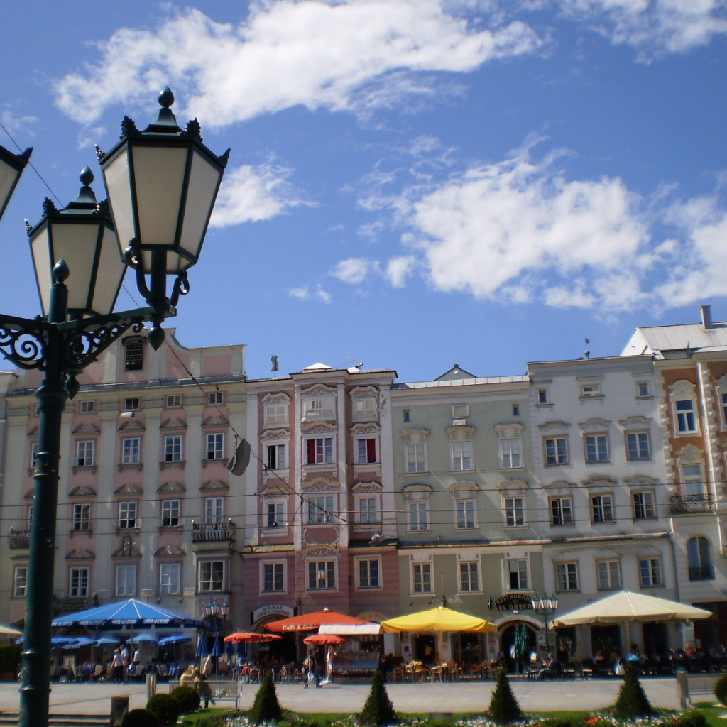 Уличный фонарь в городе Линц, Австрия