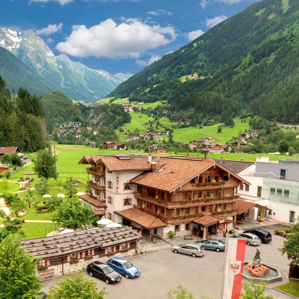 Летний пейзаж на горнолыжном курорте Майрхофен, Австрия