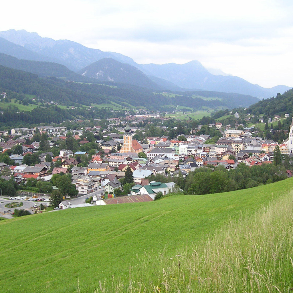Летний вид на горнолыжном курорте Шладминг, Австрия