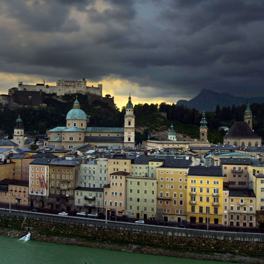 Закат в городе  Зальцбург, Австрия