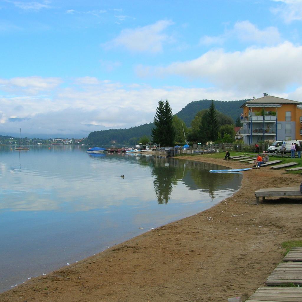 Пляж на курорте Фаакер-Зее, Австрия