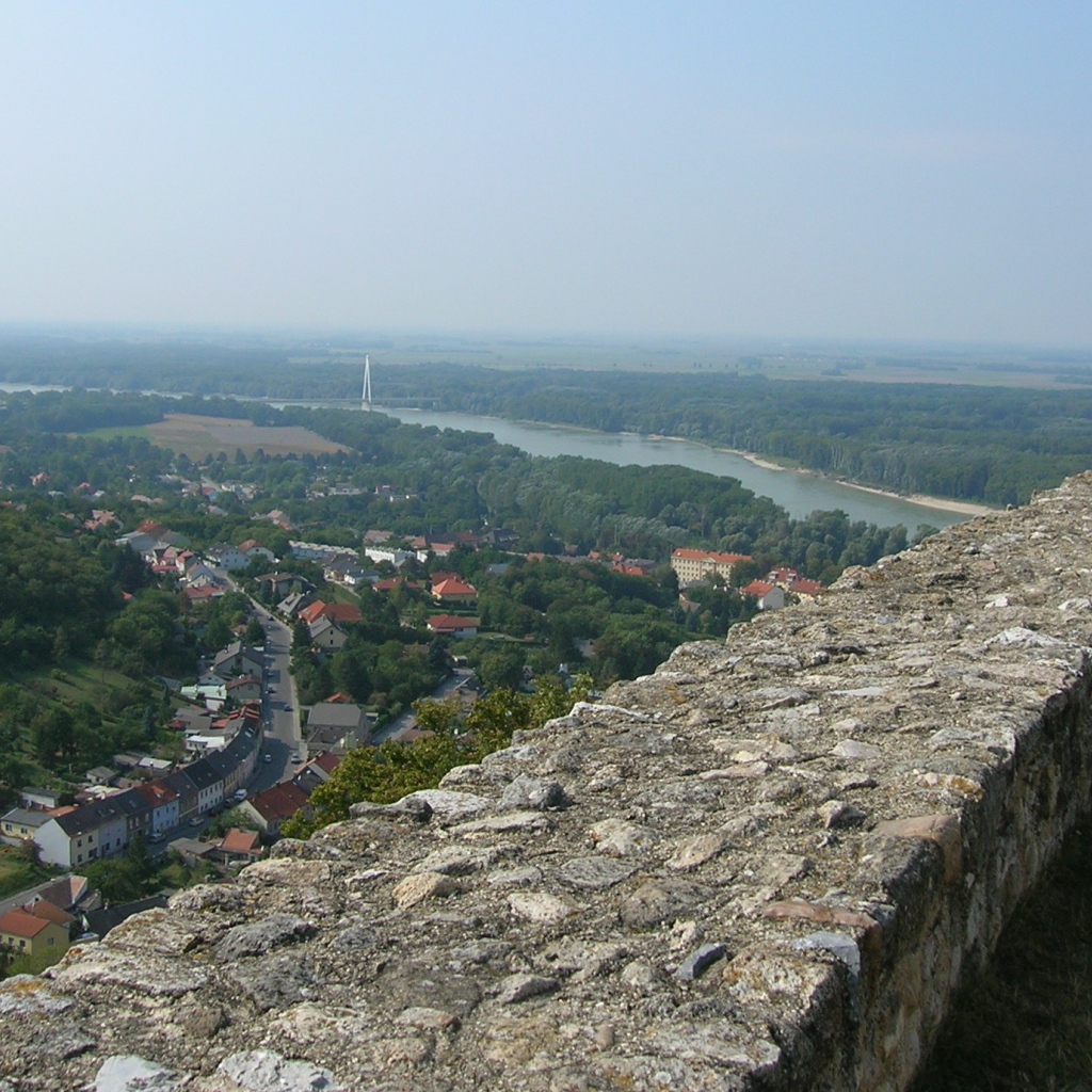 Вид с крепостной стены в городе Гайнберг, Австрия