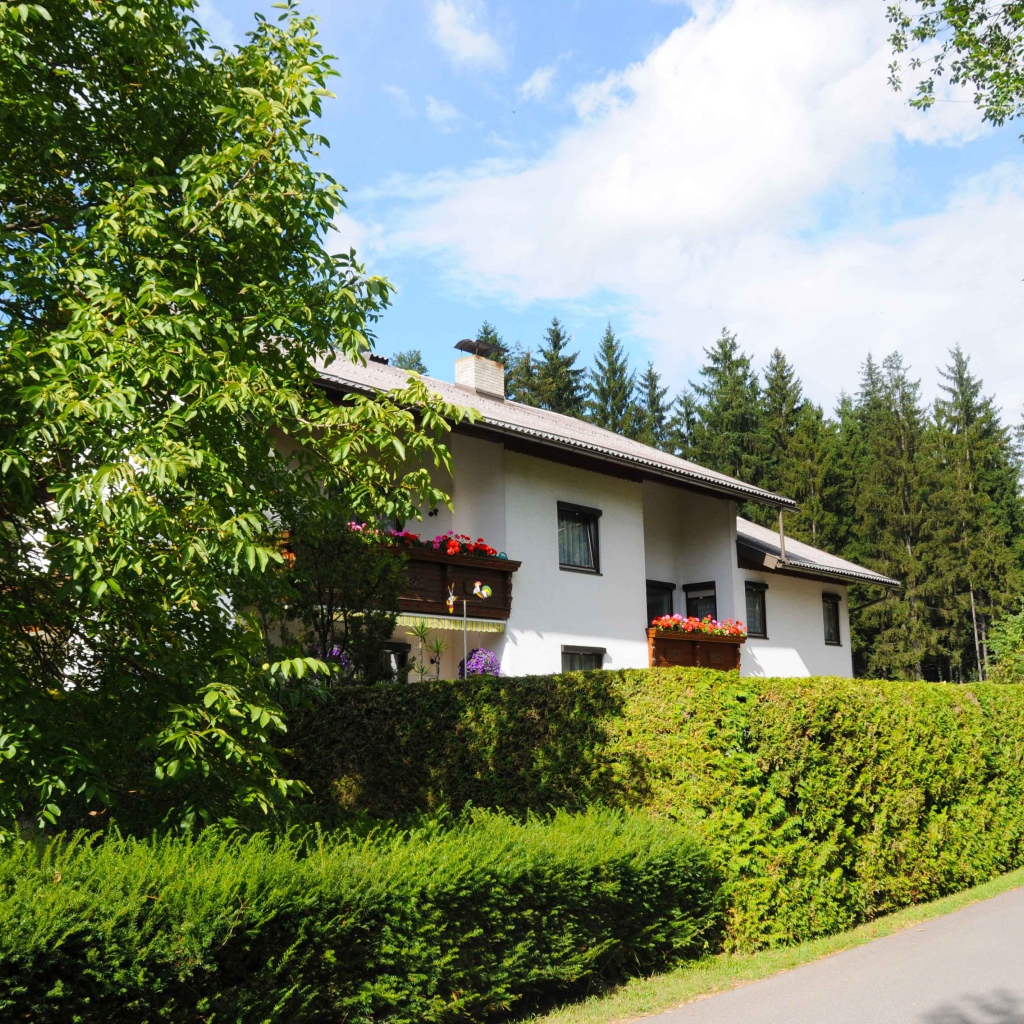 Вилла у озера Клопайнер Зее, Австрия