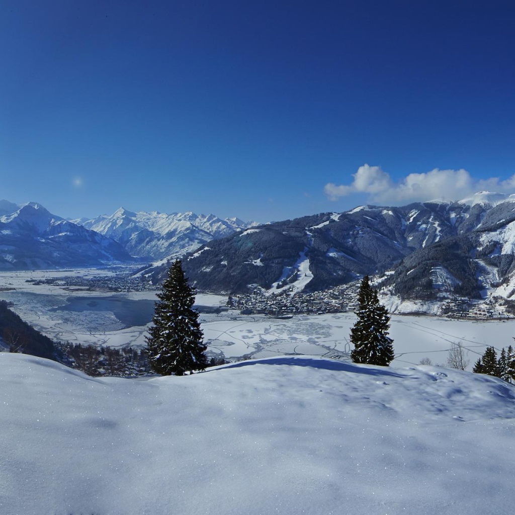 Зимний пейзаж на курорте Цель-ам-Зее, Австрия