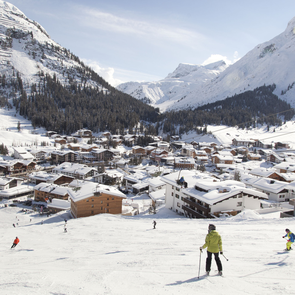 Зимний пейзаж на горнолыжном курорте Лех, Австрия