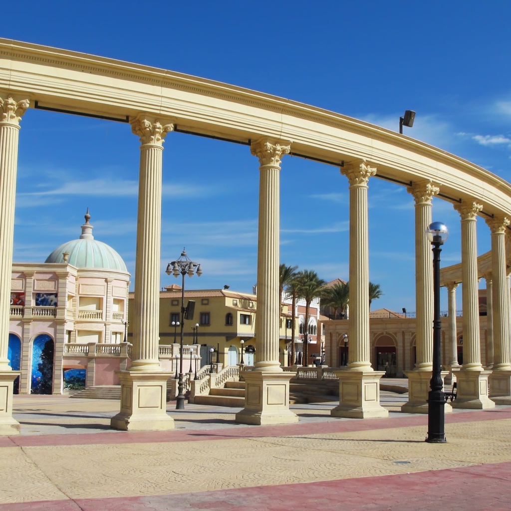 Колоннада на курорте Шарм эль Шейх, Египет