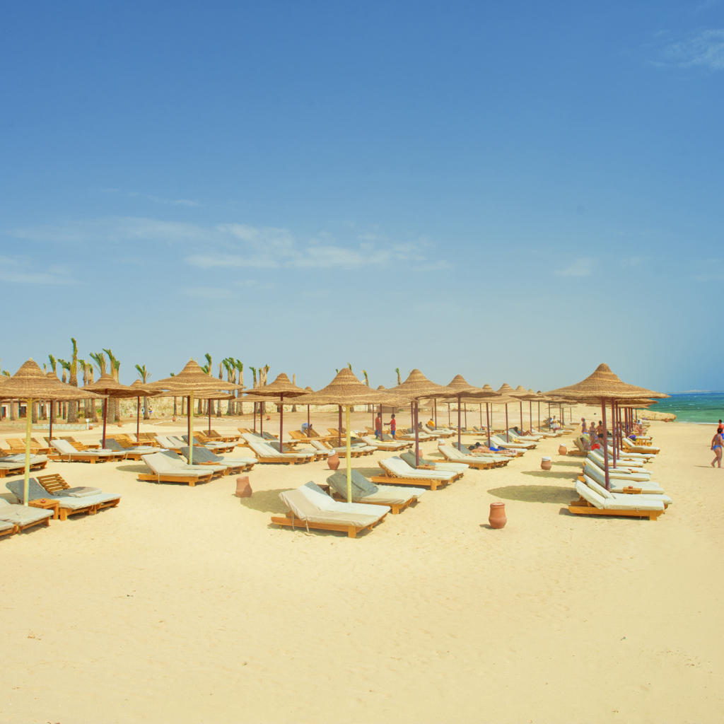 Золотой пляж на курорте Марса Алам, Египет