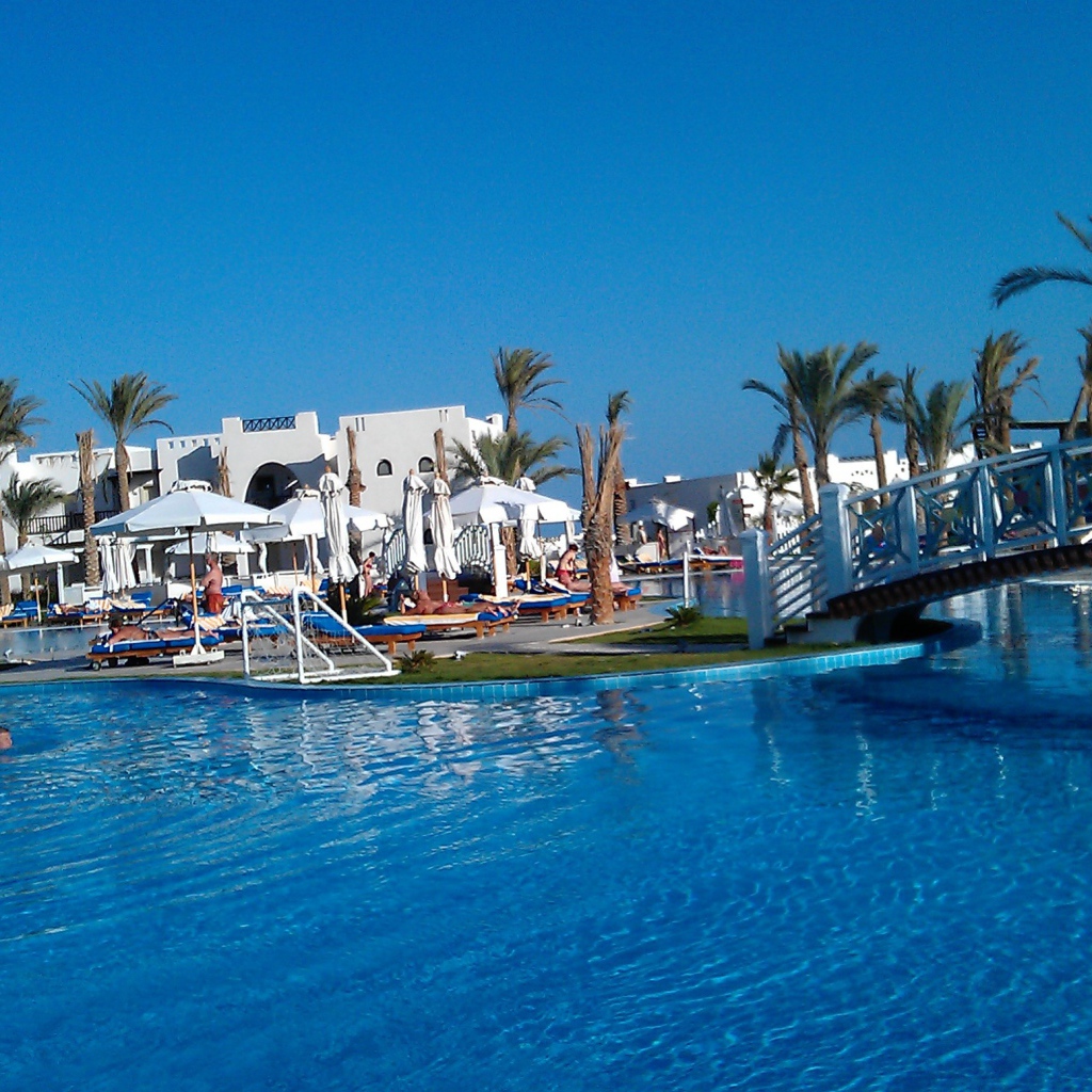 Бассейн в отеле на курорте Марса Алам, Египет