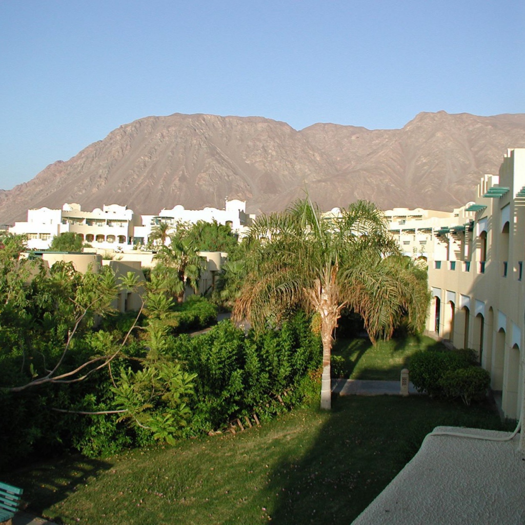 Вид из окна отеля на курорте Таба, Египет