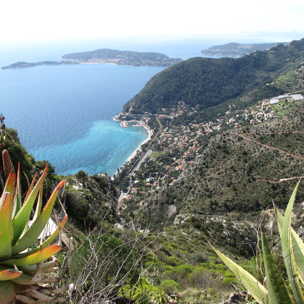 Голубая лагуна на курорте Эз, Франция