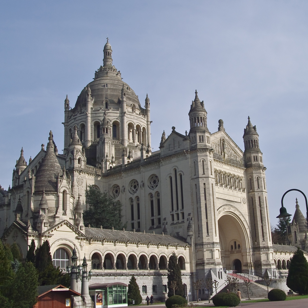 Собор в Нормандии, Франция