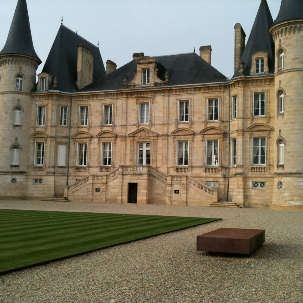 Замок в Бордо, Франция