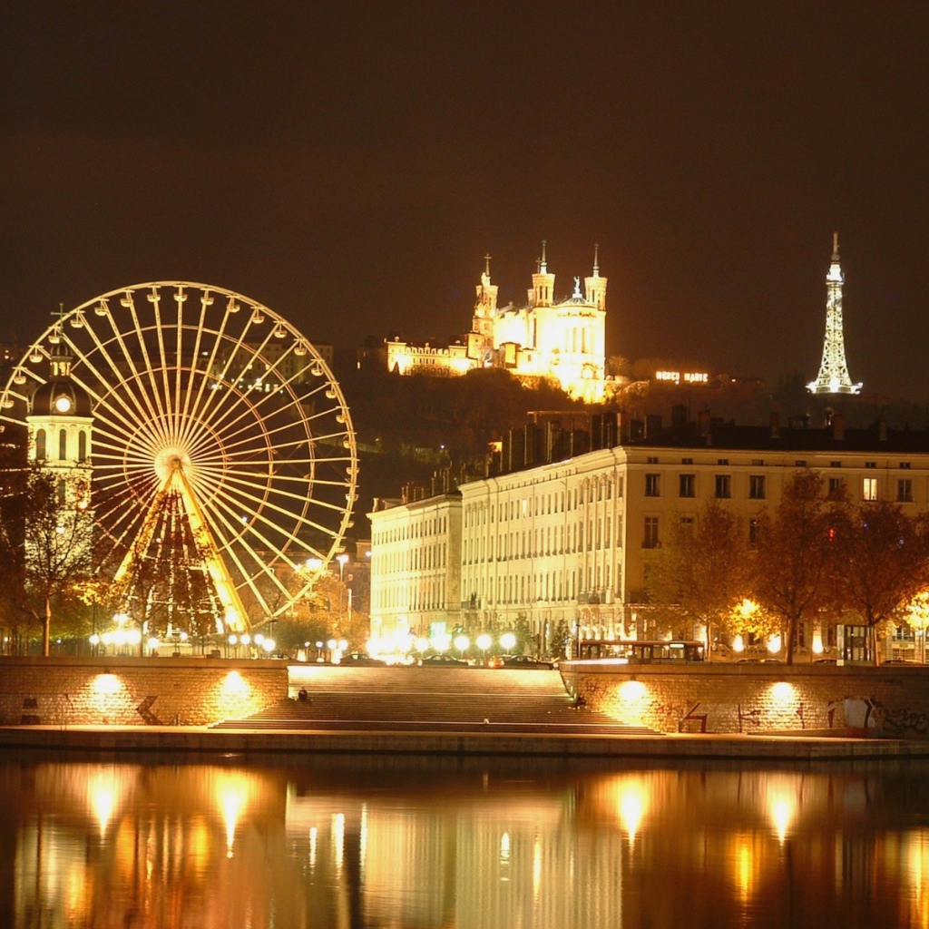 Колесо обозрения в городе Лион, Франция