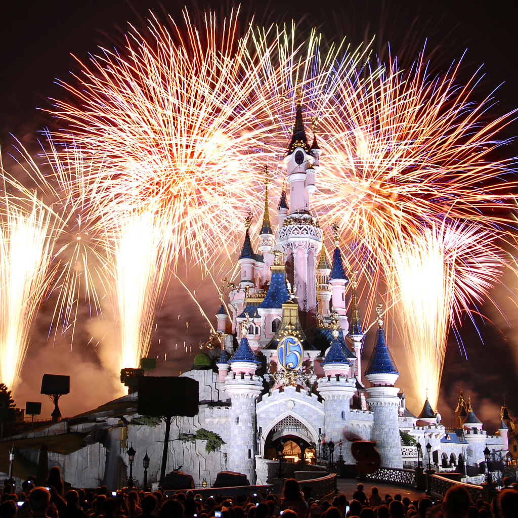 Фейерверк в Диснейленде, Франция