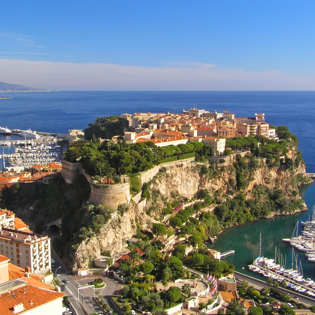 Дома на скале в Монако