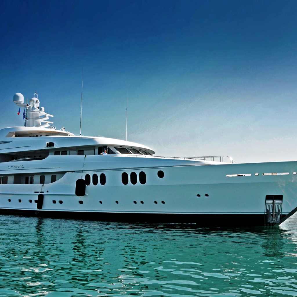 Роскошная яхта в Каннах, Франция