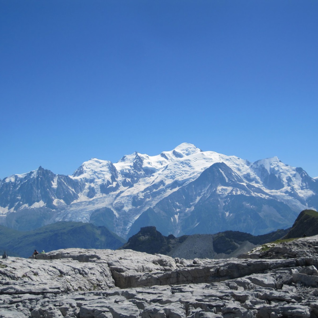 Горные вершины на горнолыжном курорте Самоен, Франция