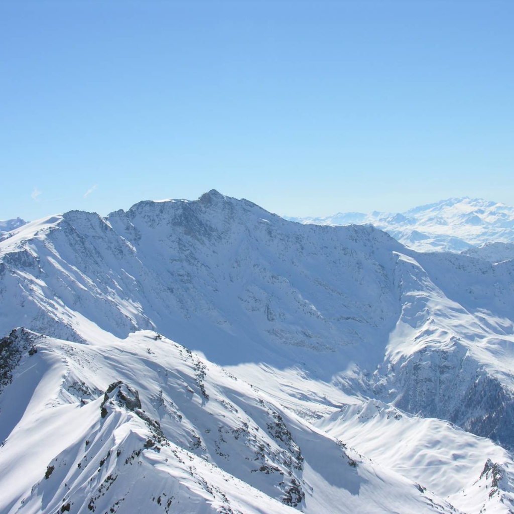 Горные вершины на горнолыжном курорте Лез Арк, Франция